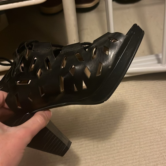 Chinese Laundry Faux Leather Black Lace Up Block Heels - Picture 4 of 4